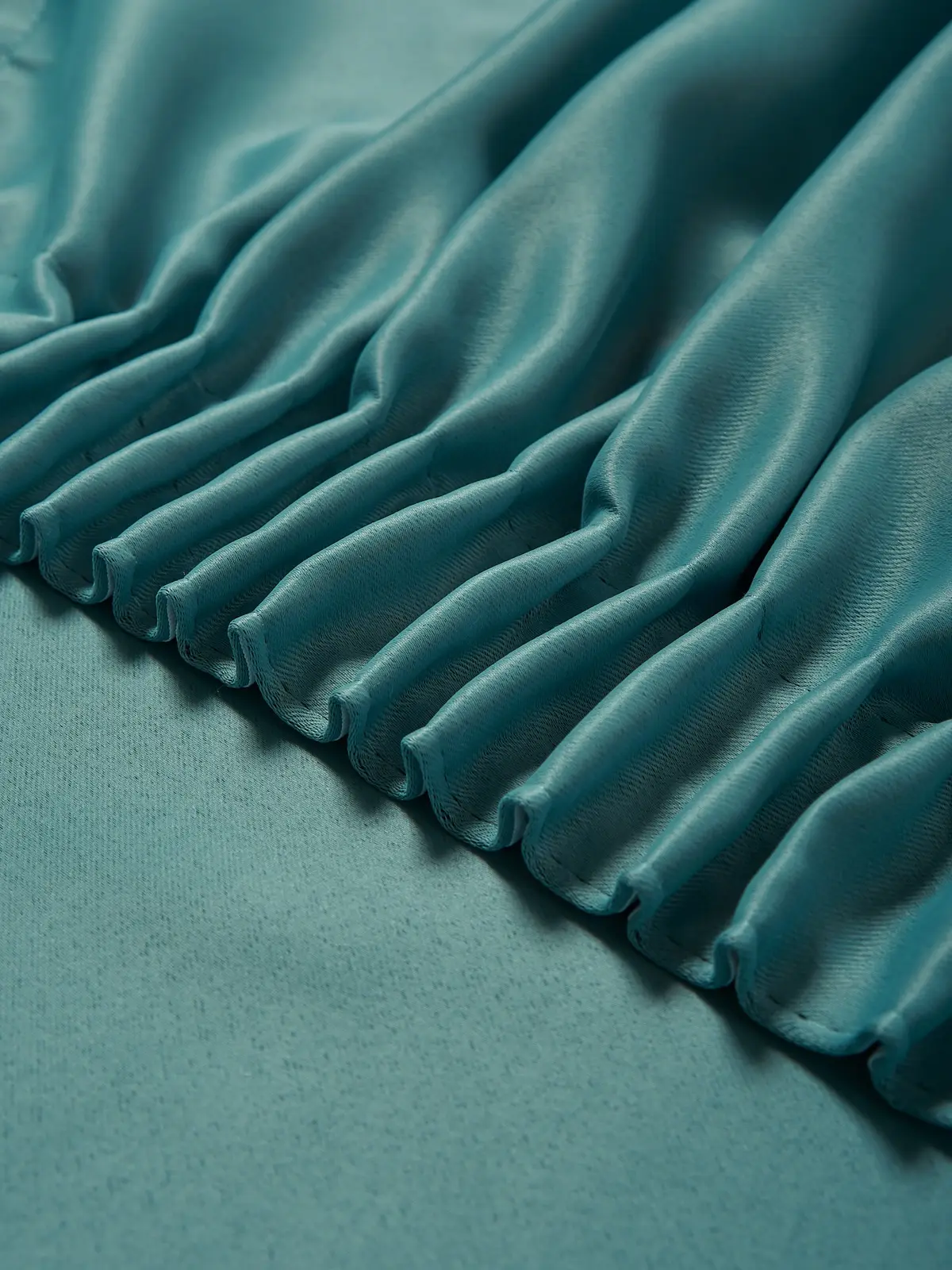 Curtain pleating construction detail
